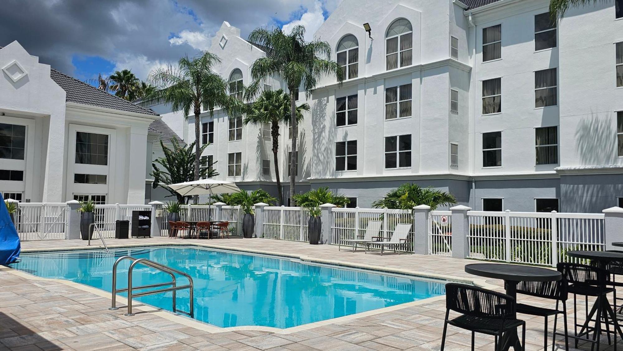 Montreal Suites Orlando Extérieur photo